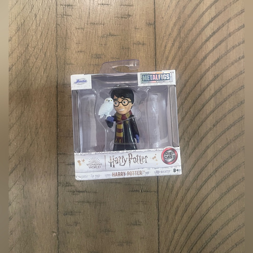 Metal Figs Harry Potter & Hedwig Figurine. Boxed & New! Official Wizarding World